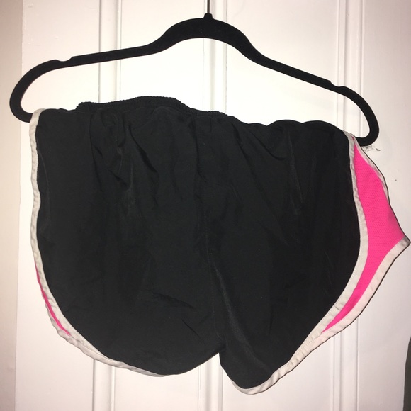 nike running shorts - Picture 2 of 4